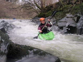 Kayak en el río 